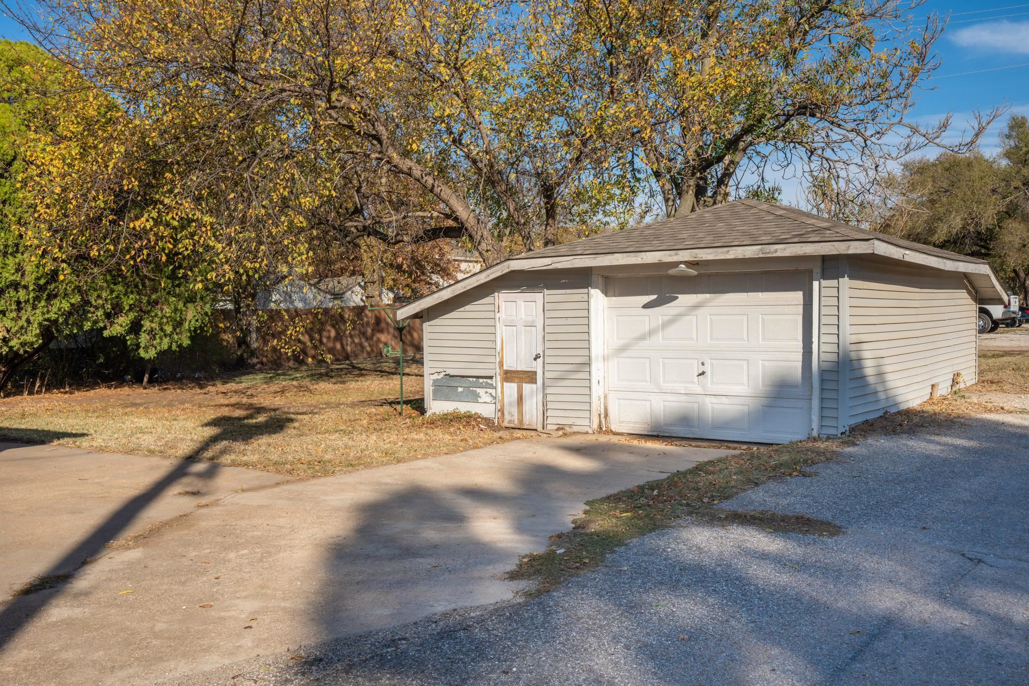 111 7th Street Conway Springs, KS 67031 - Photo 22 of 31