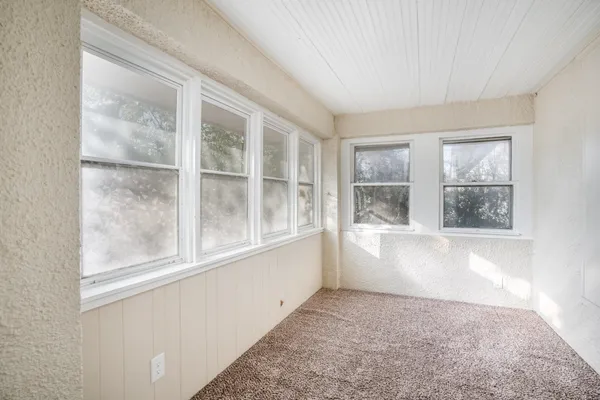 $69,900 | 111 7th Street, Conway Springs, KS 67031