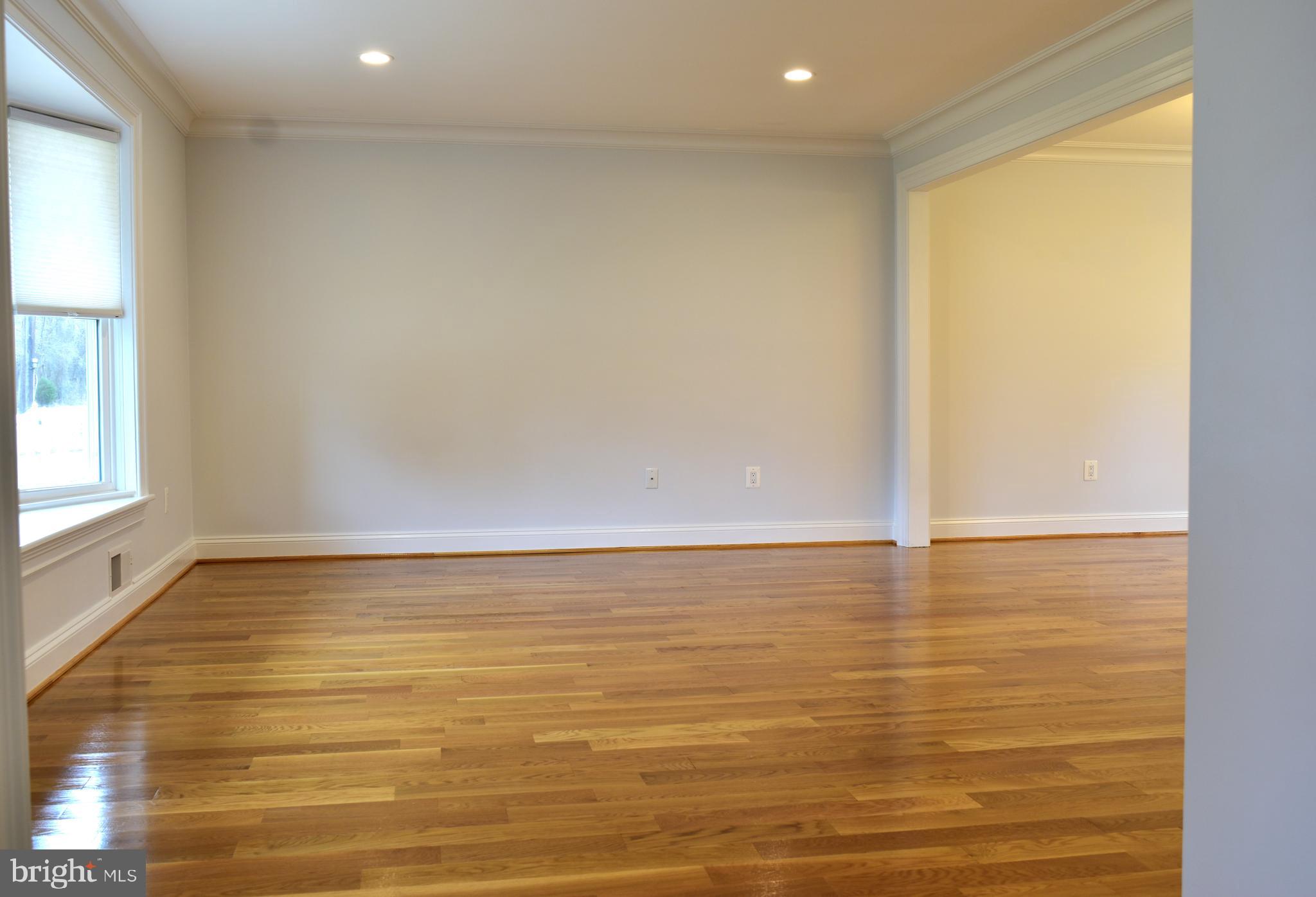 11514 Seven Locks Road Potomac, MD 20854 - Photo 20 of 72 Living Room