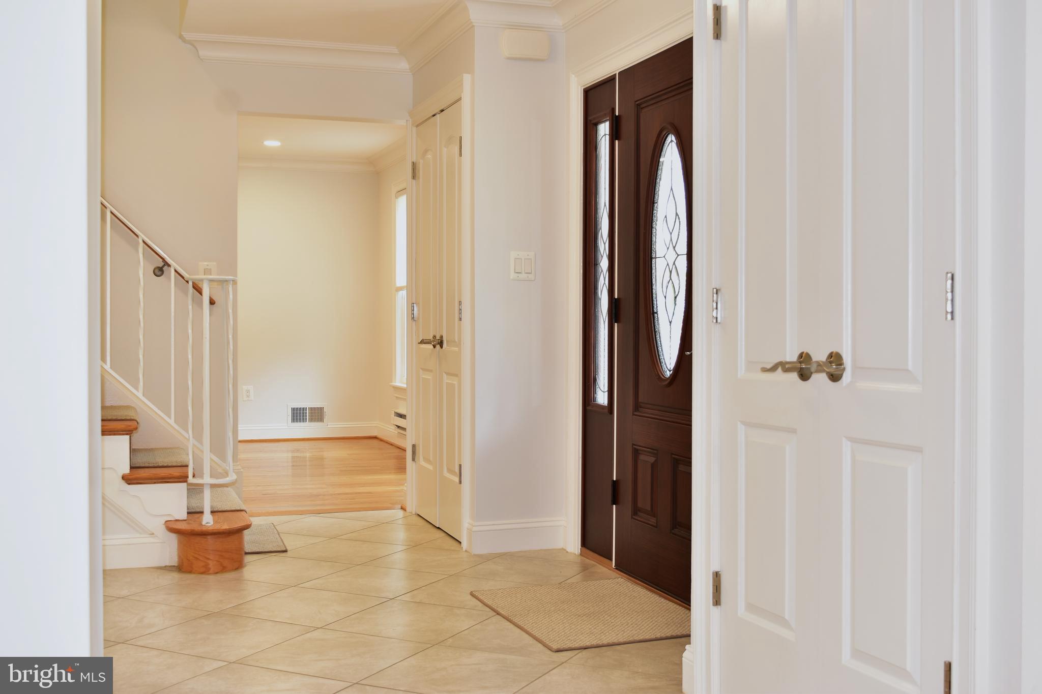 11514 Seven Locks Road Potomac, MD 20854 - Photo 25 of 72 View from Foyer to Family Room