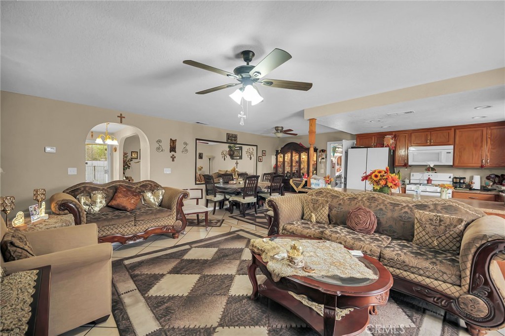 7863 Railroad Avenue Riverside, CA 92504 - Photo 9 of 38