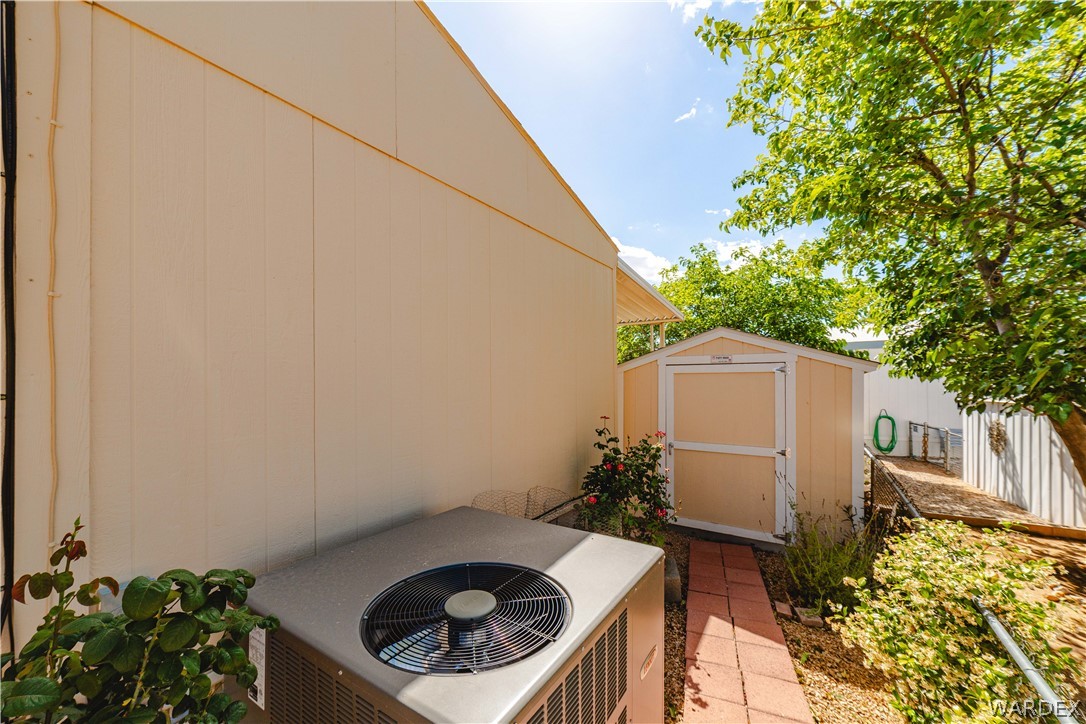 3003 Hualapai Mountain Road Kingman, AZ 86401 - Photo 35 of 49 an outdoor space with plants