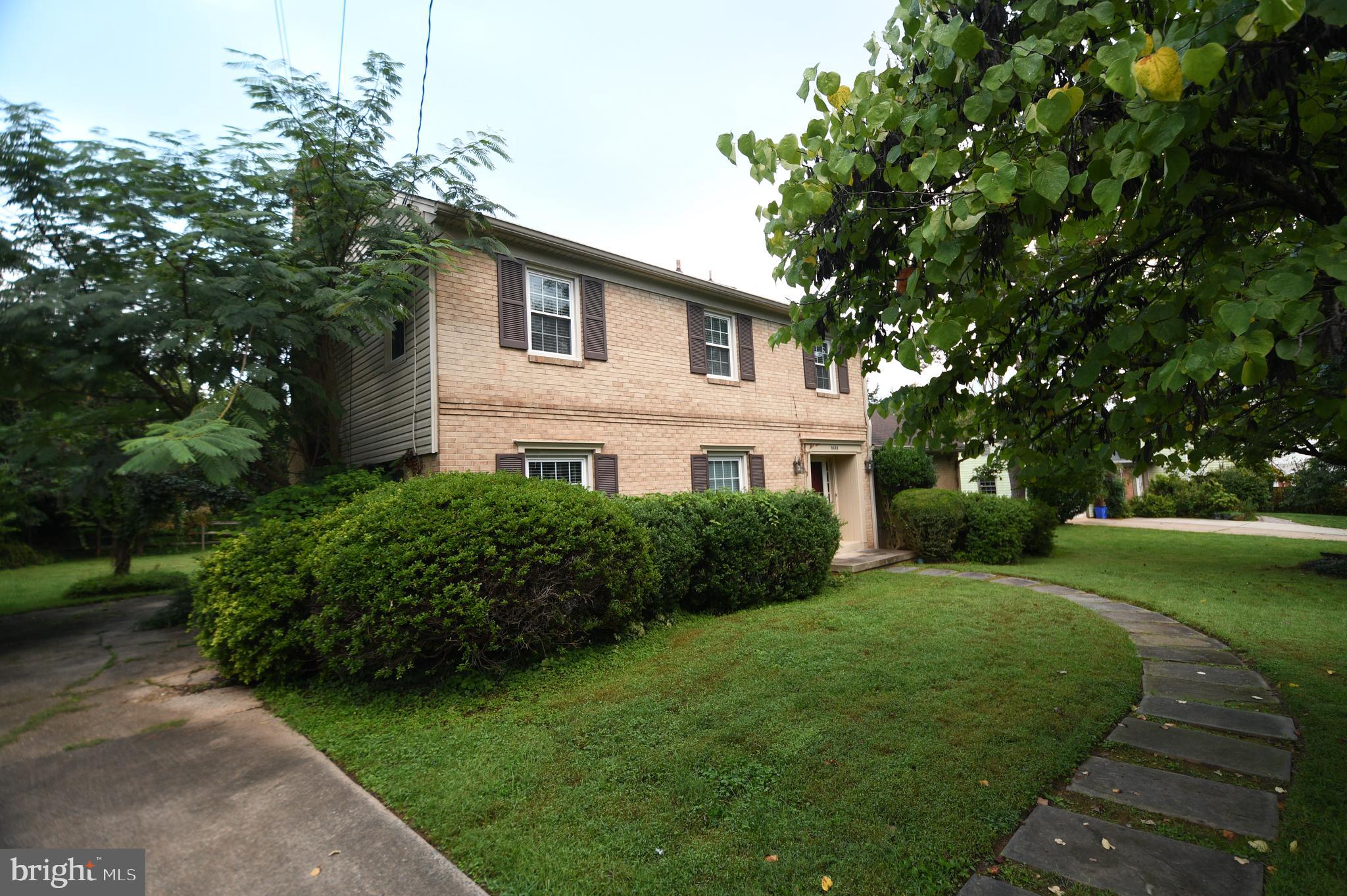 8405 Harker Drive Potomac, MD 20854 - Photo 2 of 10