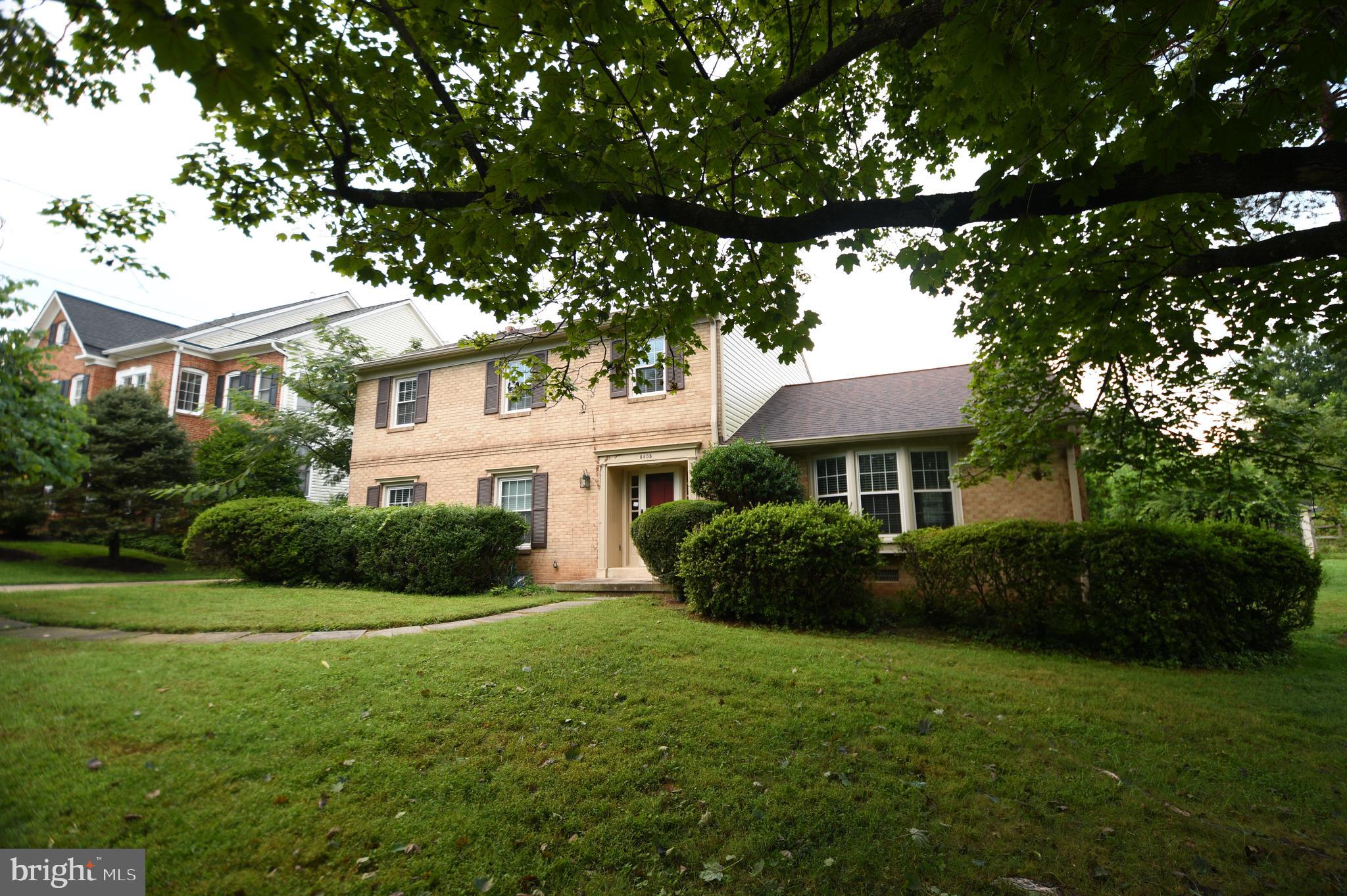 8405 Harker Drive Potomac, MD 20854 - Photo 3 of 10