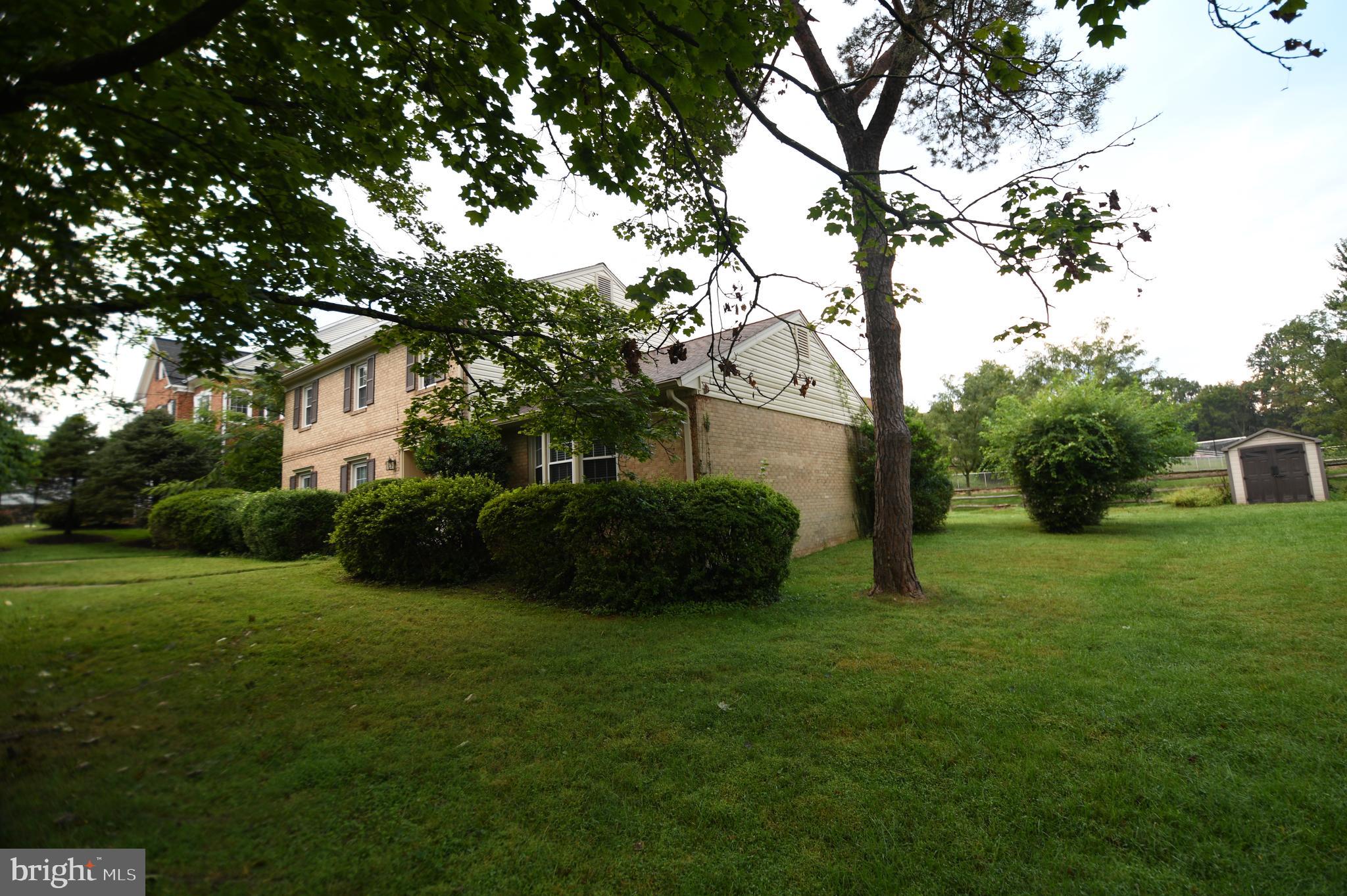 8405 Harker Drive Potomac, MD 20854 - Photo 4 of 10