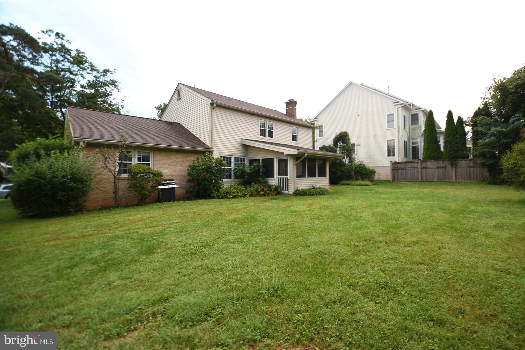 8405 Harker Drive Potomac, MD 20854 - Photo 5 of 10