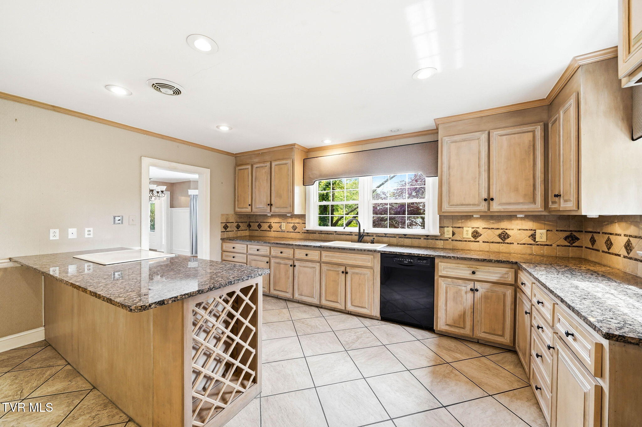 1700 Overhill Road Bristol, VA 24201 - Photo 12 of 50 4-web-or-mls-1700 Overhill Rd-12