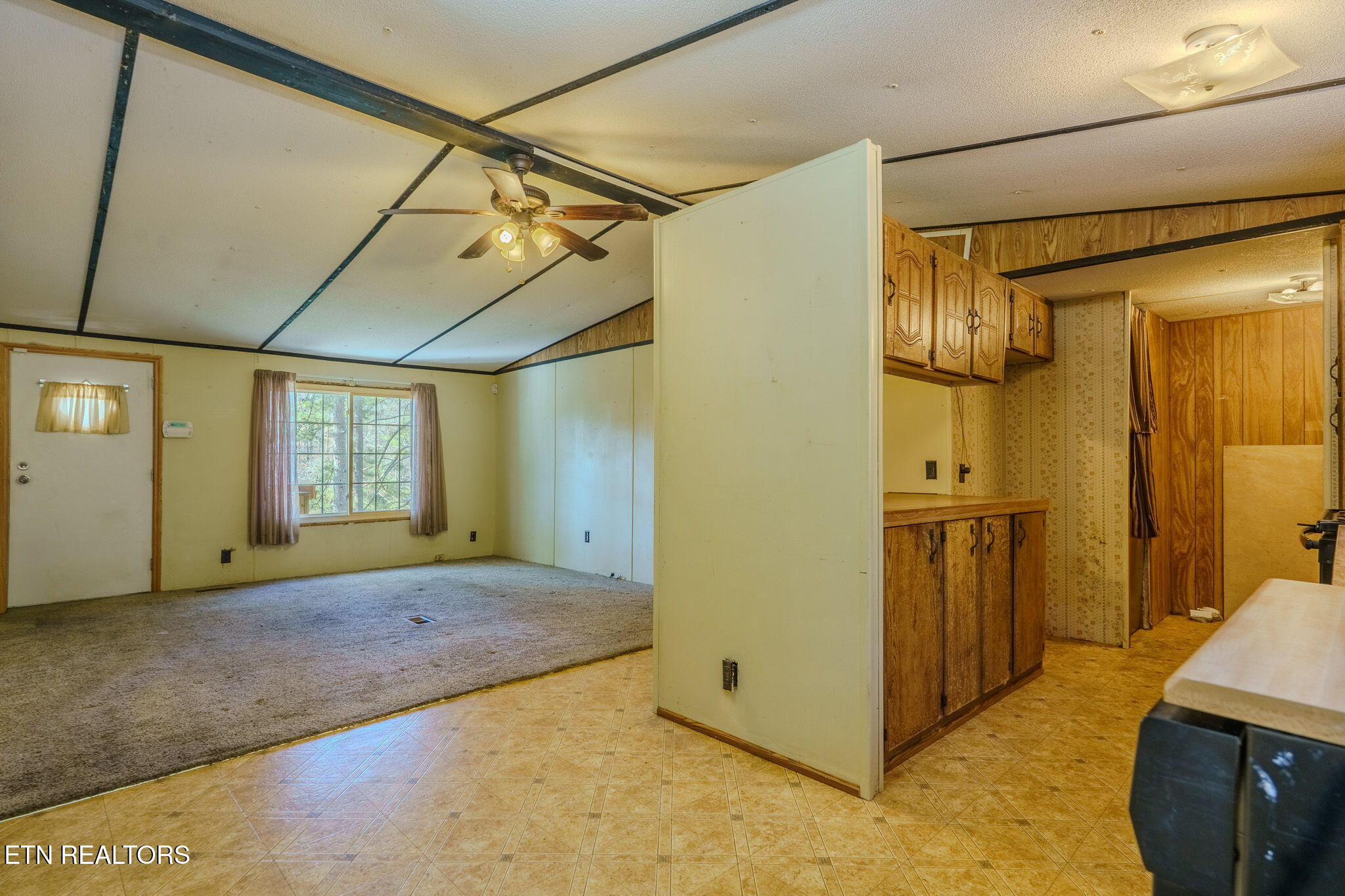 1710 Estes Road Loudon, TN 37774 - Photo 4 of 27 So much potential