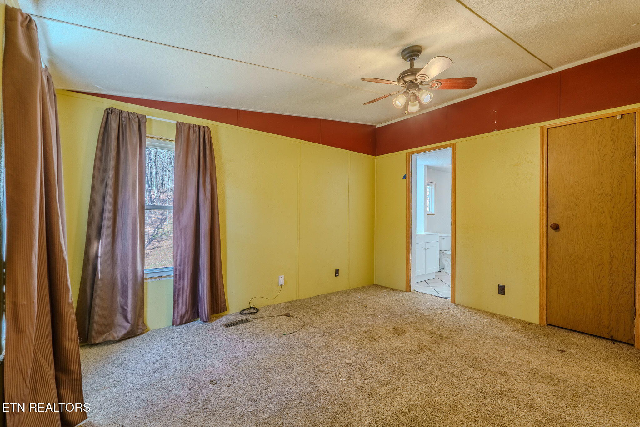 1710 Estes Road Loudon, TN 37774 - Photo 7 of 27 Primary Suite