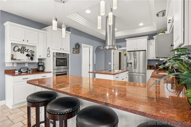 $949,900 | 228 East Lake Court, Sunrise Beach, MO 65079