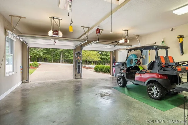 $949,900 | 228 East Lake Court, Sunrise Beach, MO 65079