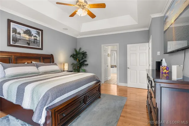 $949,900 | 228 East Lake Court, Sunrise Beach, MO 65079