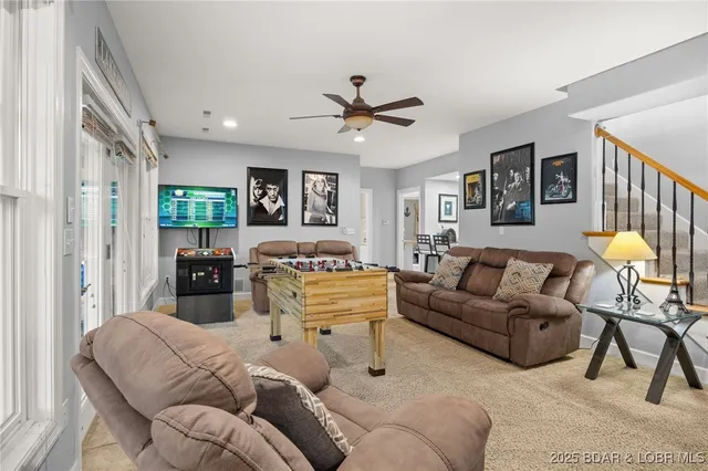 $949,900 | 228 East Lake Court, Sunrise Beach, MO 65079