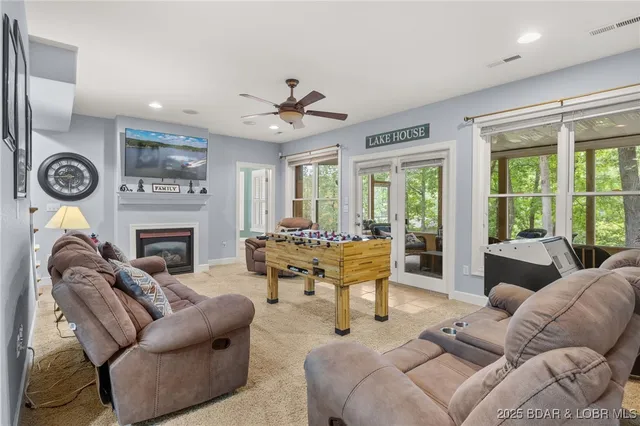 $949,900 | 228 East Lake Court, Sunrise Beach, MO 65079