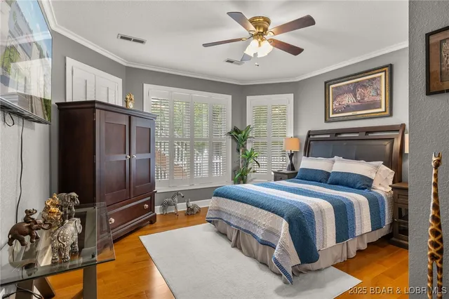 $949,900 | 228 East Lake Court, Sunrise Beach, MO 65079