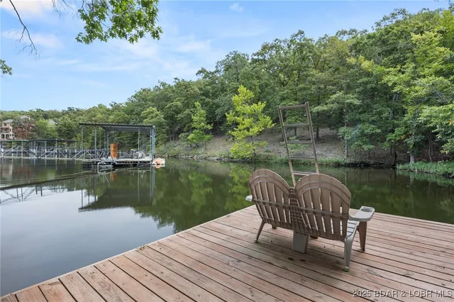 $949,900 | 228 East Lake Court, Sunrise Beach, MO 65079
