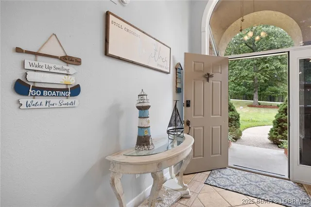 $949,900 | 228 East Lake Court, Sunrise Beach, MO 65079