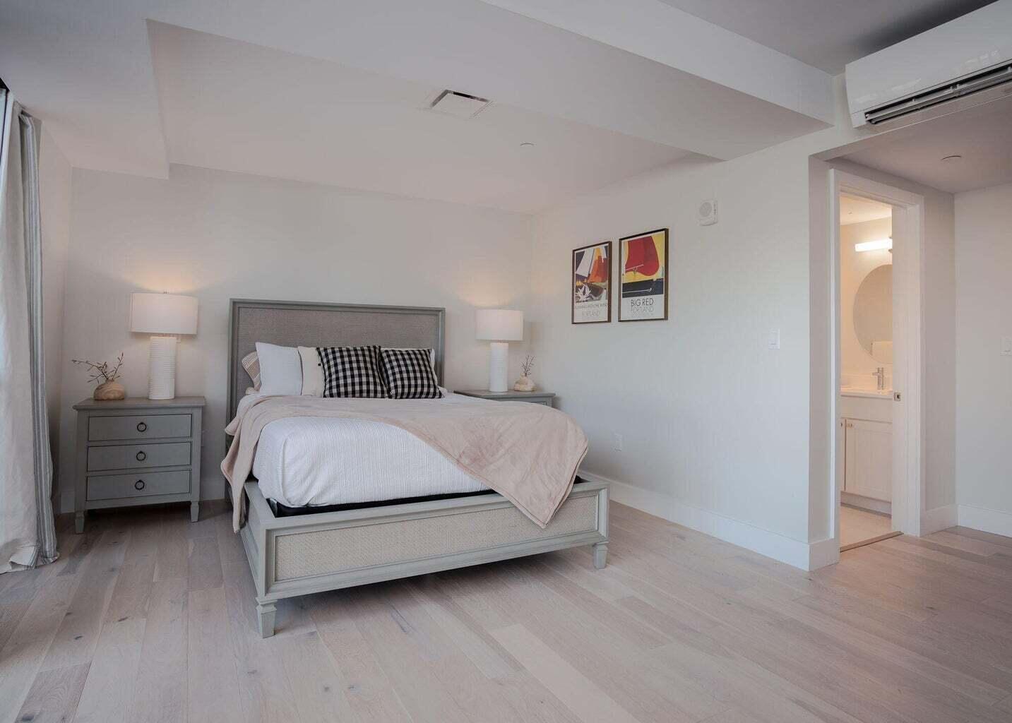 387 Commercial Street, Unit 322 Portland, ME 04101 - Photo 43 of 46 Reservable Guest Suite