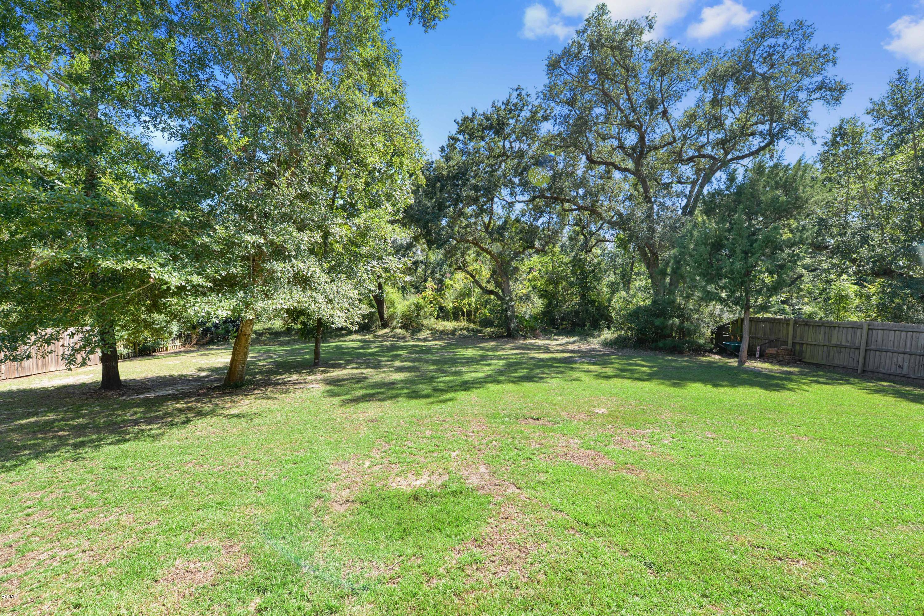 7813 Clamshell Avenue Ocean Springs, MS 39564 - Photo 32 of 35 032