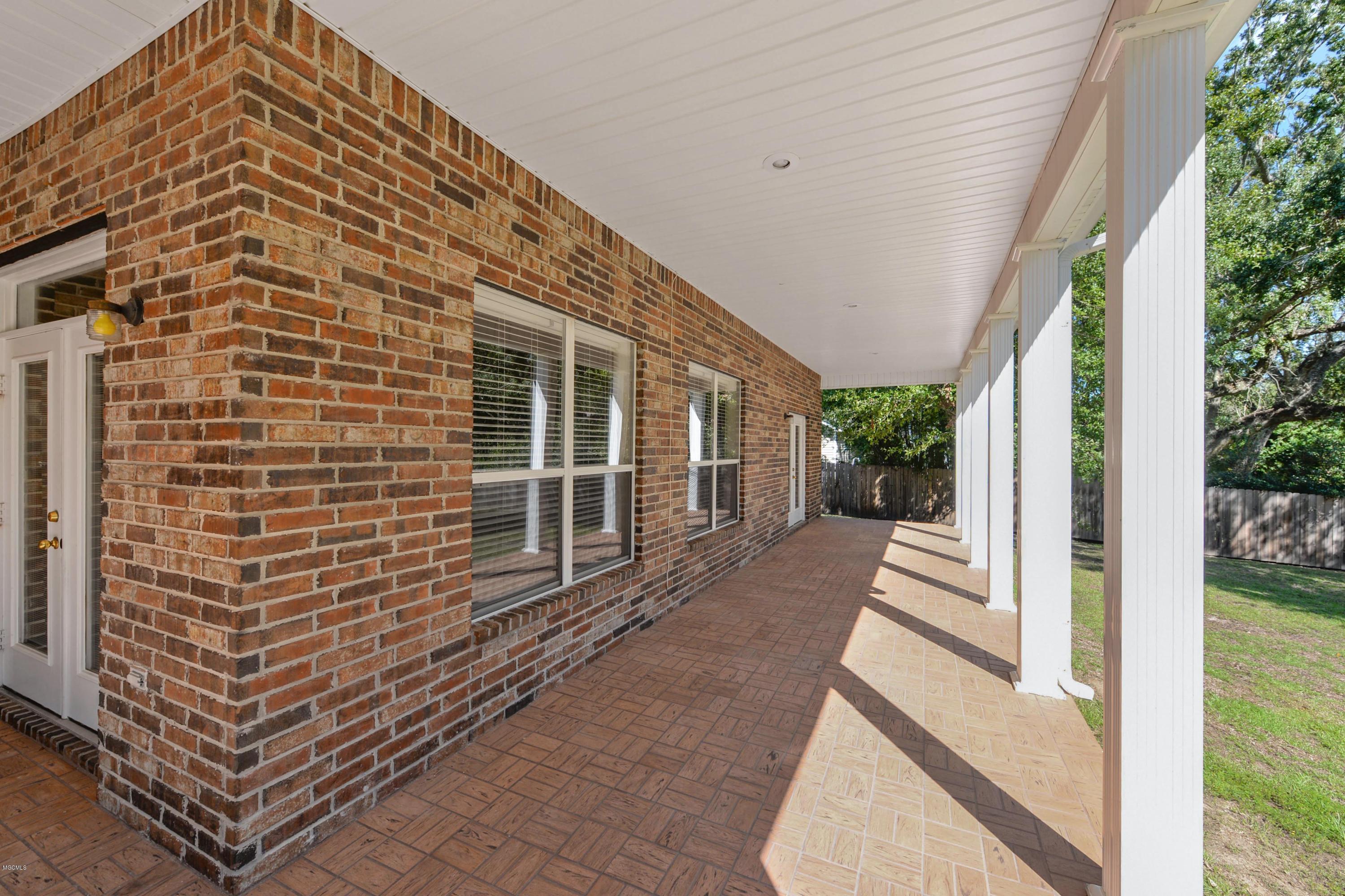7813 Clamshell Avenue Ocean Springs, MS 39564 - Photo 33 of 35 033