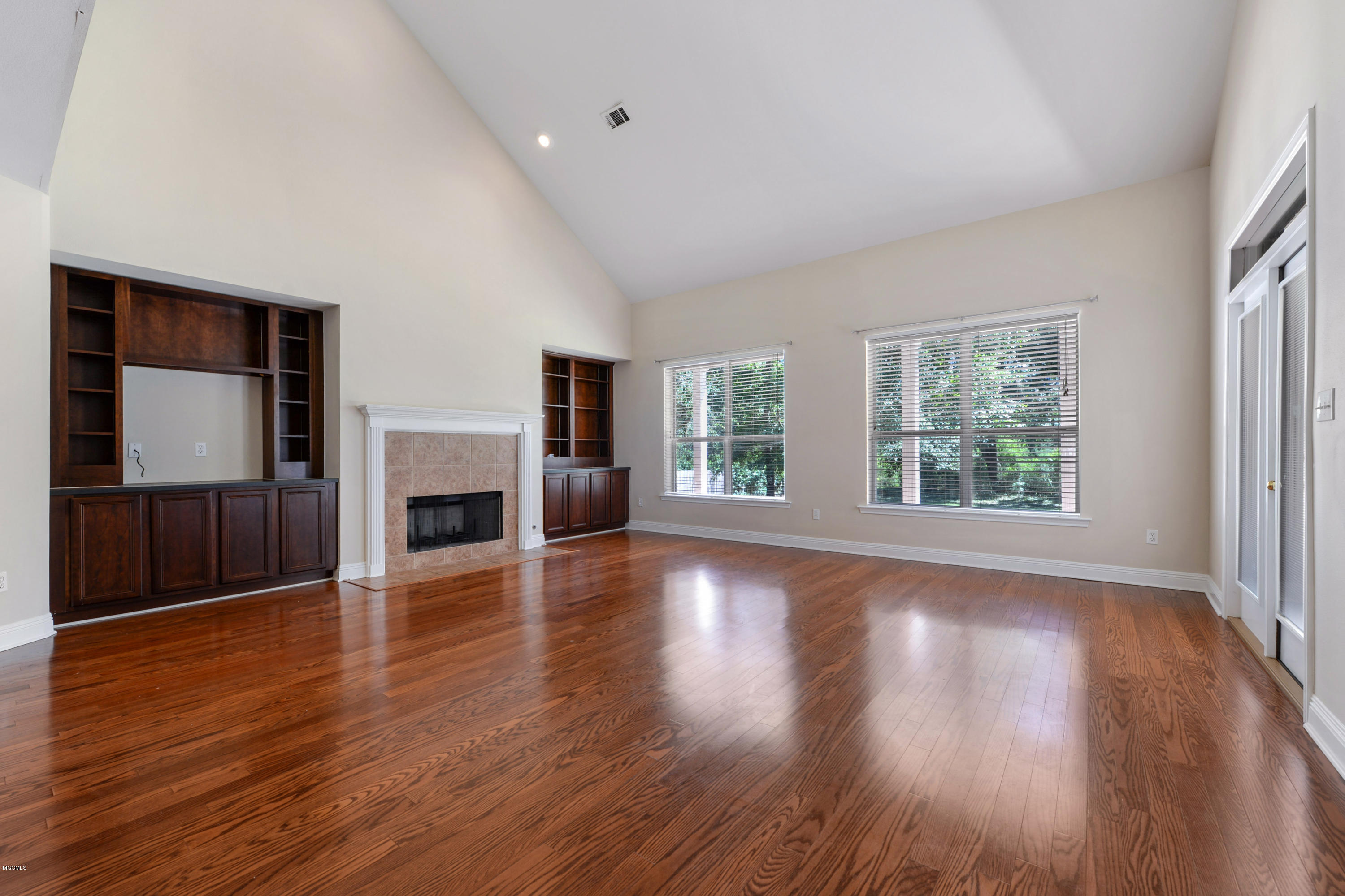 7813 Clamshell Avenue Ocean Springs, MS 39564 - Photo 6 of 35 006