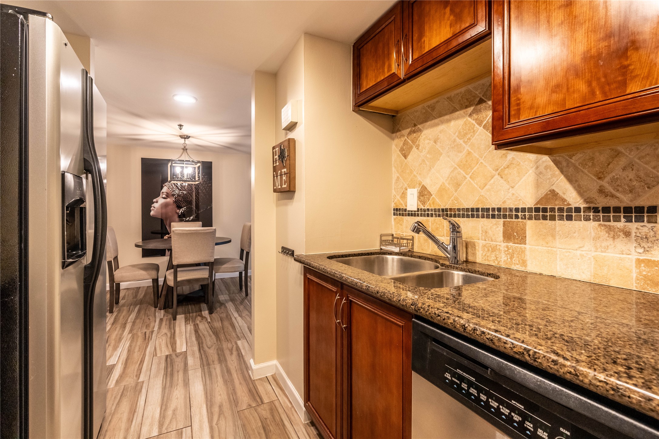 3525 Sage Road, Unit 913 Houston, TX 77056 - Photo 12 of 18 Gallery Image 12