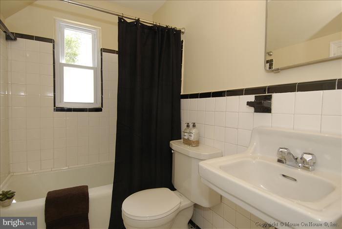 9819 Rosensteel Avenue Silver Spring, MD 20910 - Photo 20 of 30 Hall Bath