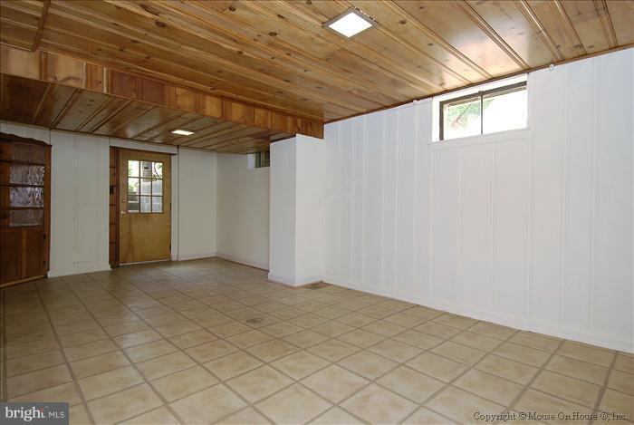 9819 Rosensteel Avenue Silver Spring, MD 20910 - Photo 21 of 30 Rec Room
