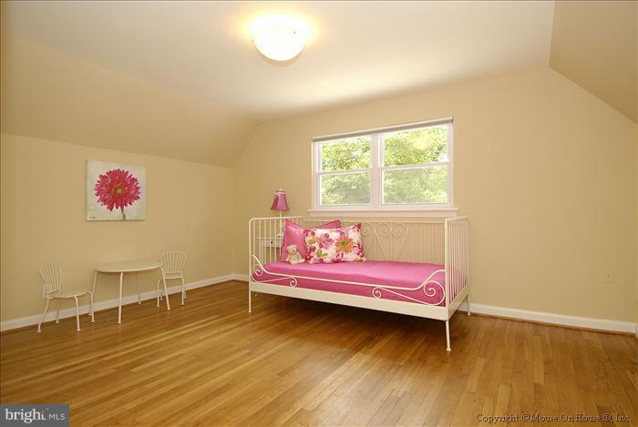 9819 Rosensteel Avenue Silver Spring, MD 20910 - Photo 28 of 30 Bedroom #2