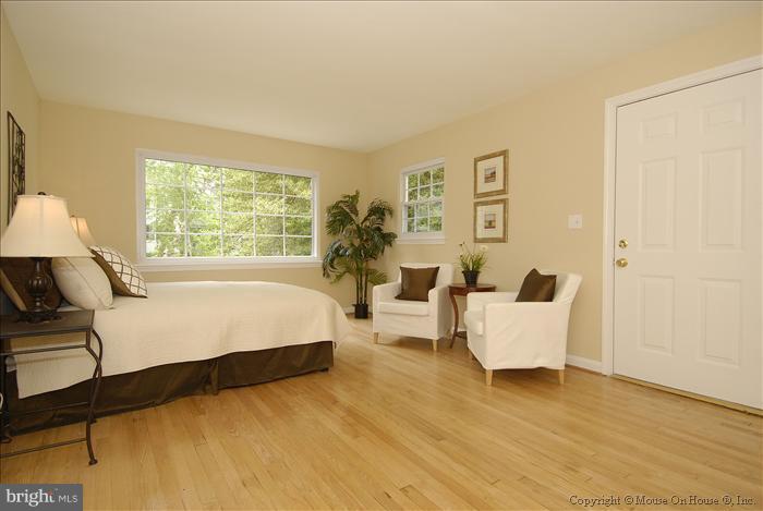 9819 Rosensteel Avenue Silver Spring, MD 20910 - Photo 4 of 30 Bedroom (Master)
