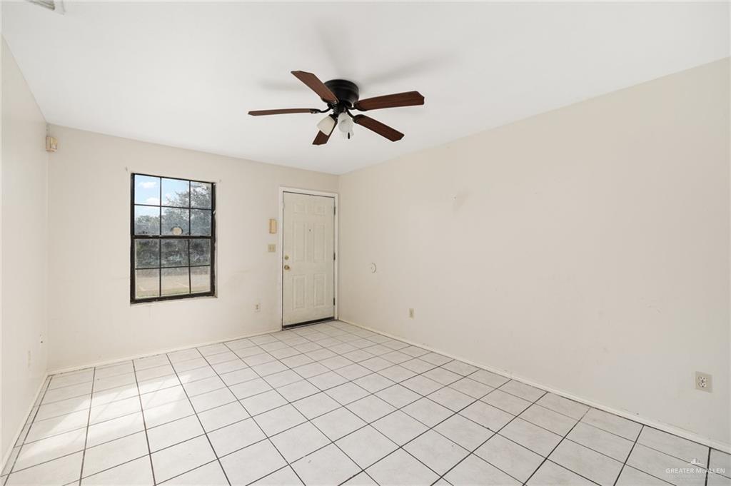 201 Fresno Avenue Roma, TX 78584 - Photo 3 of 20 a view of an empty room