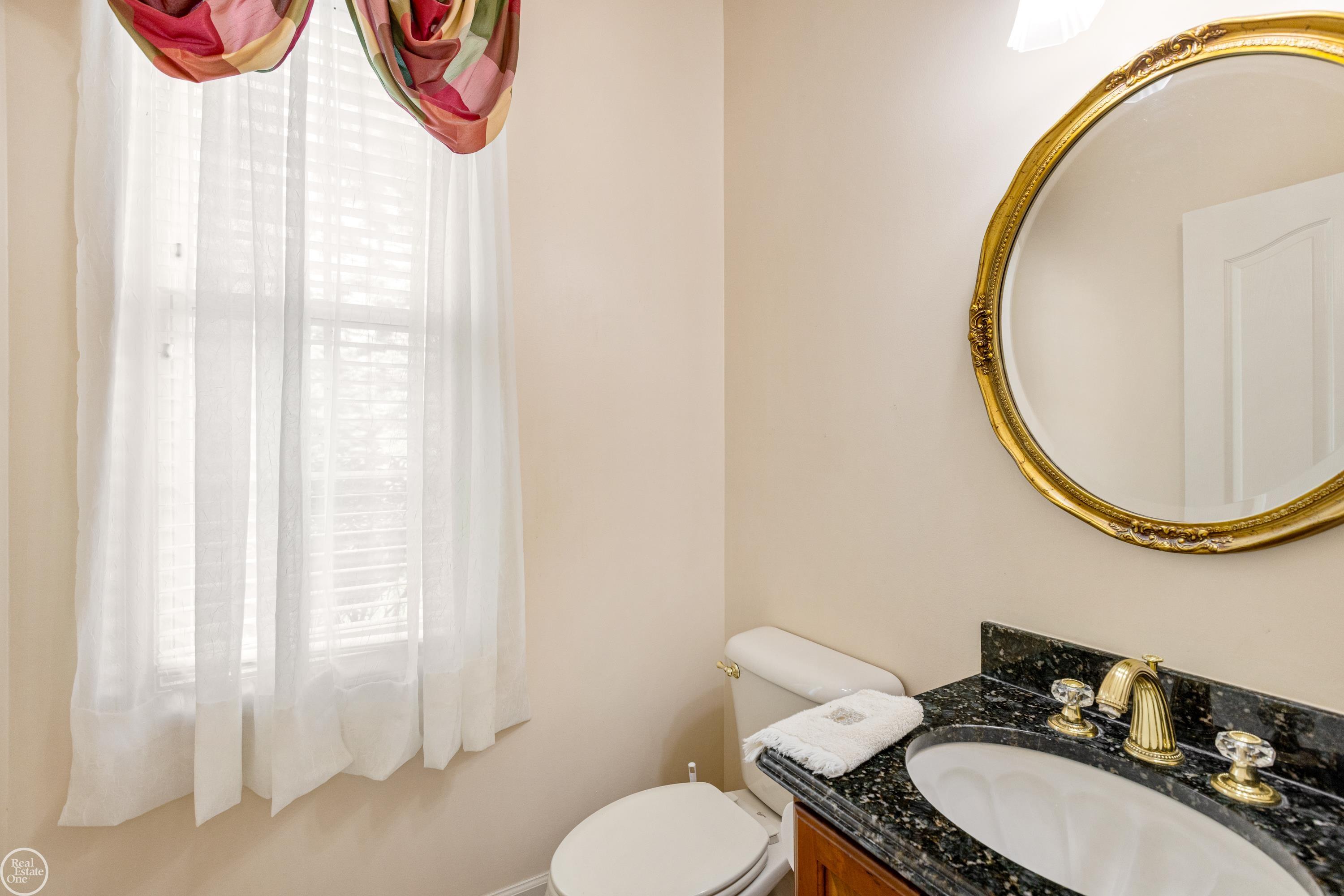 2463 Selkirk Street Rochester, MI 48306 - Photo 21 of 87 50142112-062c98df-04ef-43a0-a0a1-71aff0f1d0ee.JPG