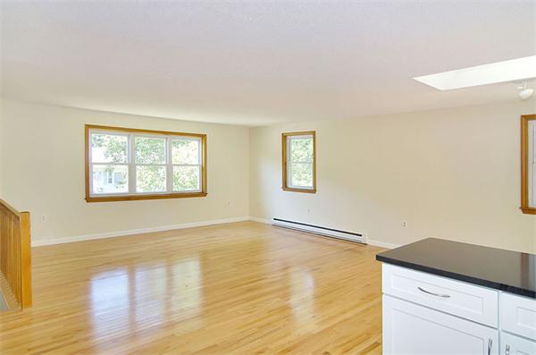 22 Tanner Road Webster, MA 01570 - Photo 8 of 26 Gallery Image 8