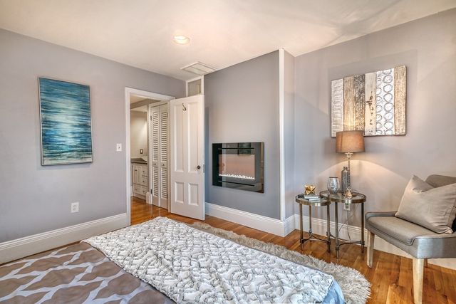 $1,180,000 | 356 Marlborough Street, Unit 4, Boston, MA 02115