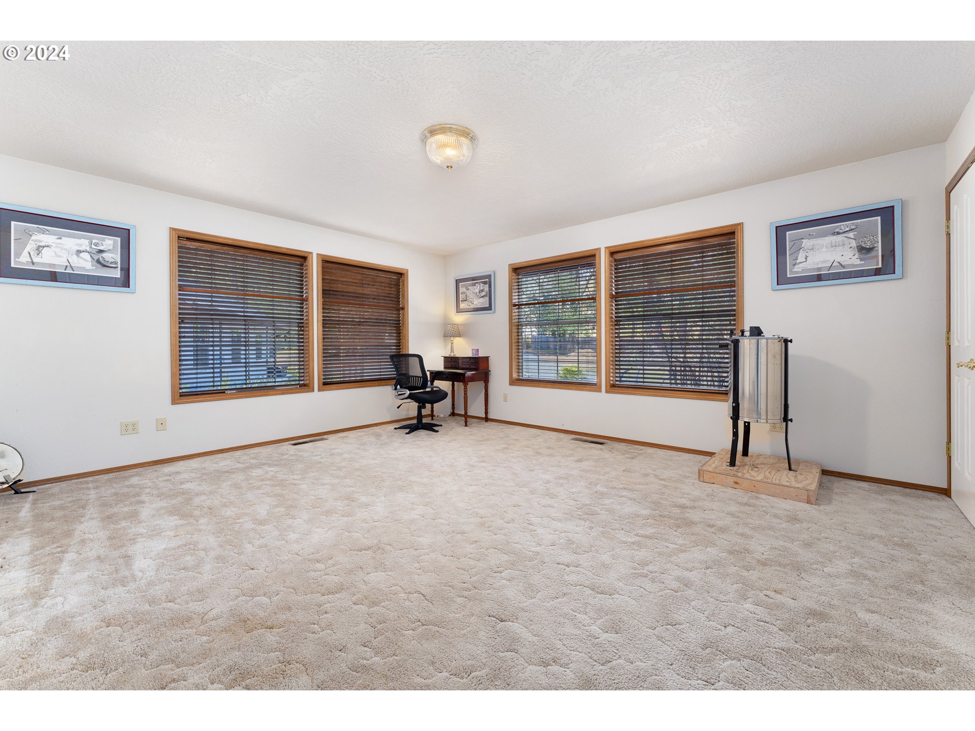 1587 Kincaid Road Williams, OR 97544 - Photo 23 of 44 Gallery Image 23