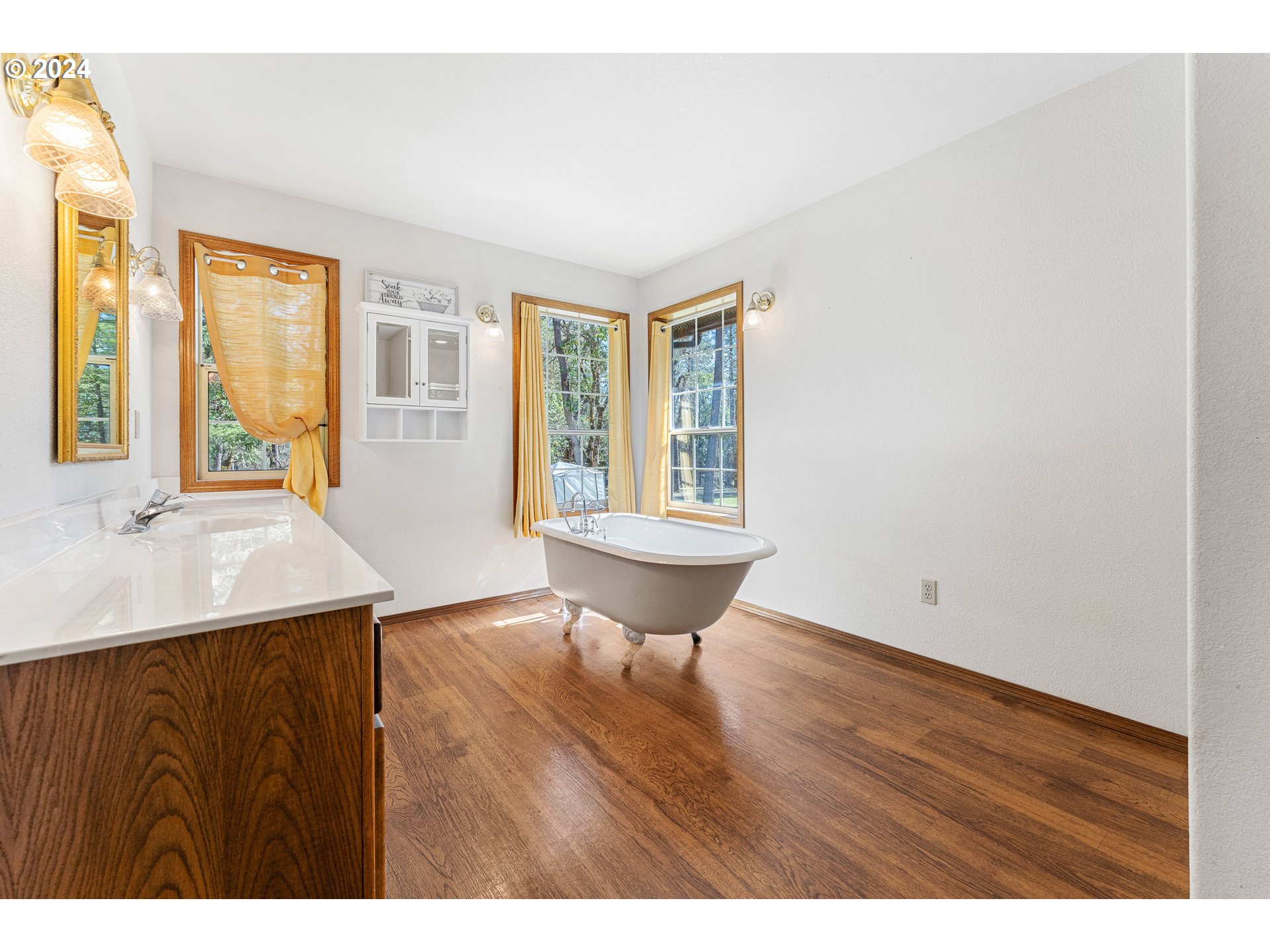 1587 Kincaid Road Williams, OR 97544 - Photo 24 of 44 Gallery Image 24