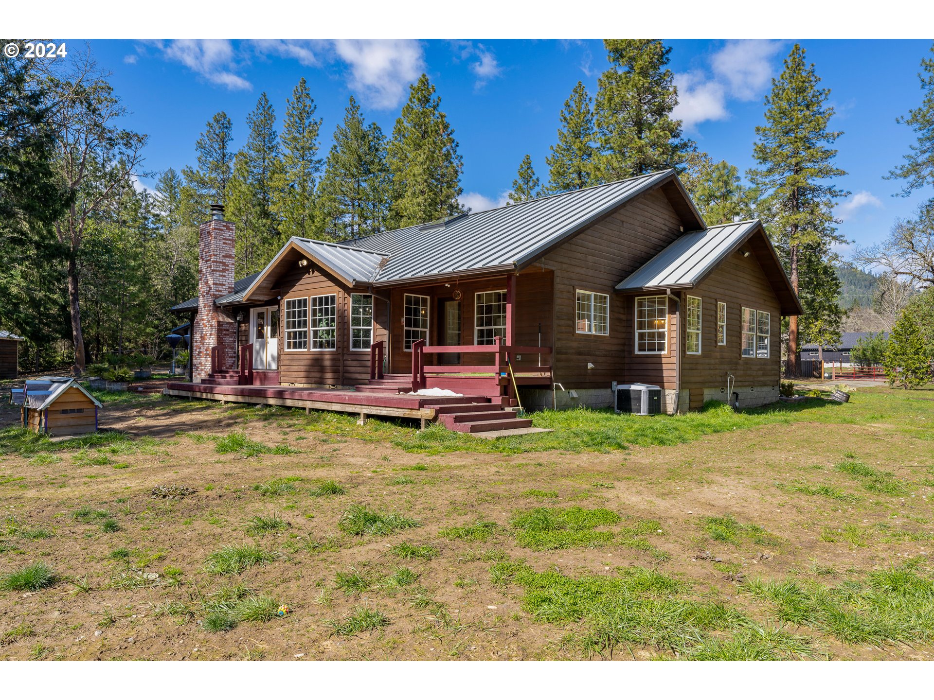 1587 Kincaid Road Williams, OR 97544 - Photo 4 of 44 Gallery Image 4