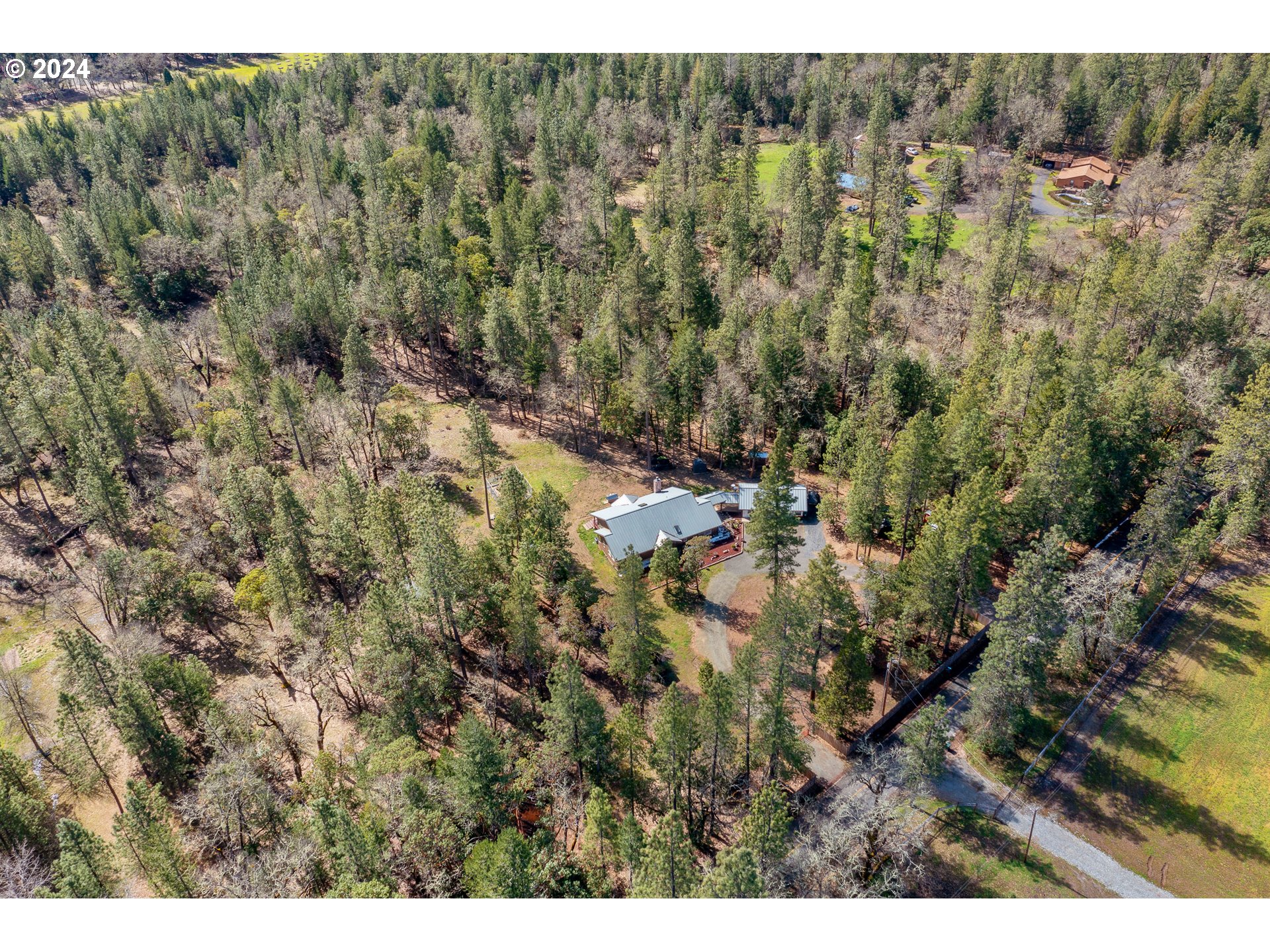 1587 Kincaid Road Williams, OR 97544 - Photo 41 of 44 Gallery Image 41