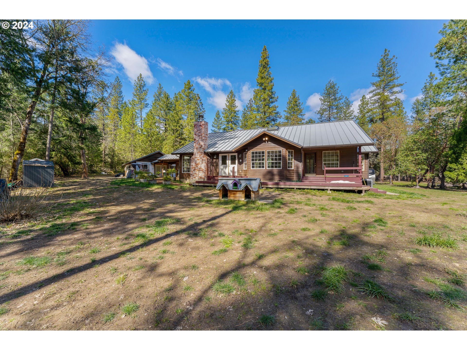 1587 Kincaid Road Williams, OR 97544 - Photo 7 of 44 Gallery Image 7