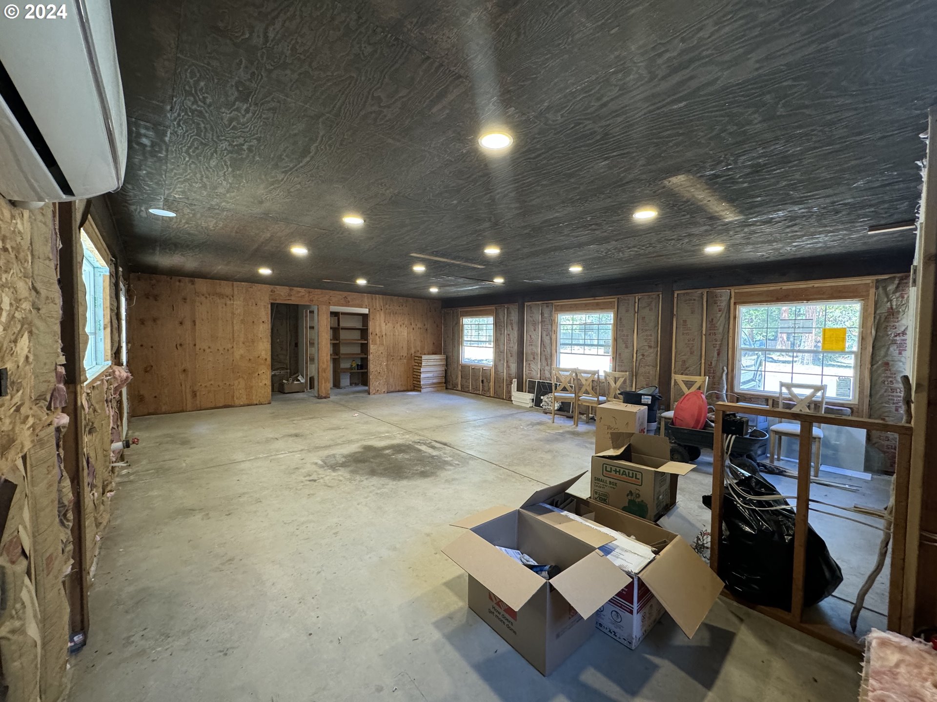 1587 Kincaid Road Williams, OR 97544 - Photo 9 of 44 Gallery Image 9