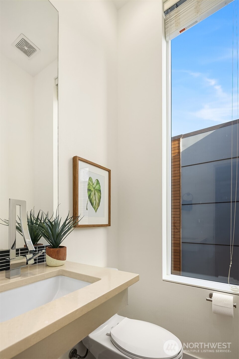 2635 22nd Avenue West, Unit B Seattle, WA 98199 - Photo 12 of 29