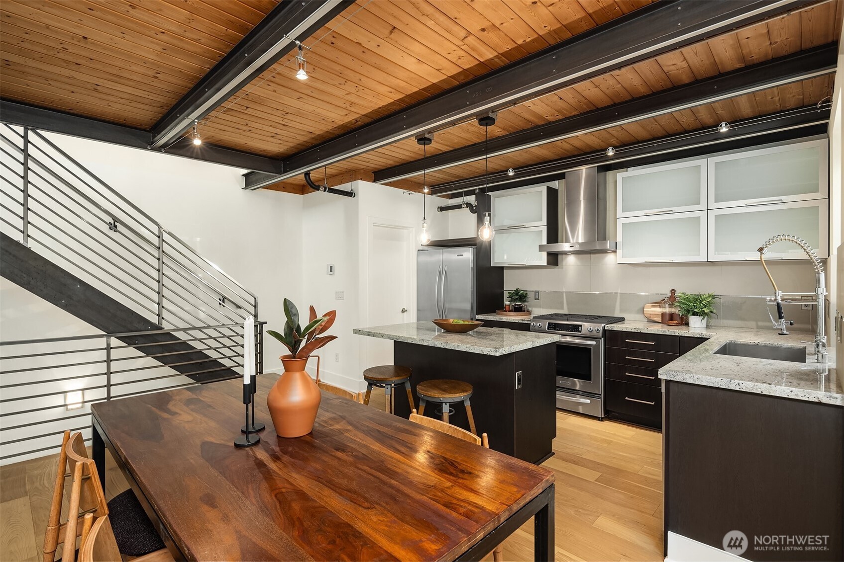 2635 22nd Avenue West, Unit B Seattle, WA 98199 - Photo 16 of 29