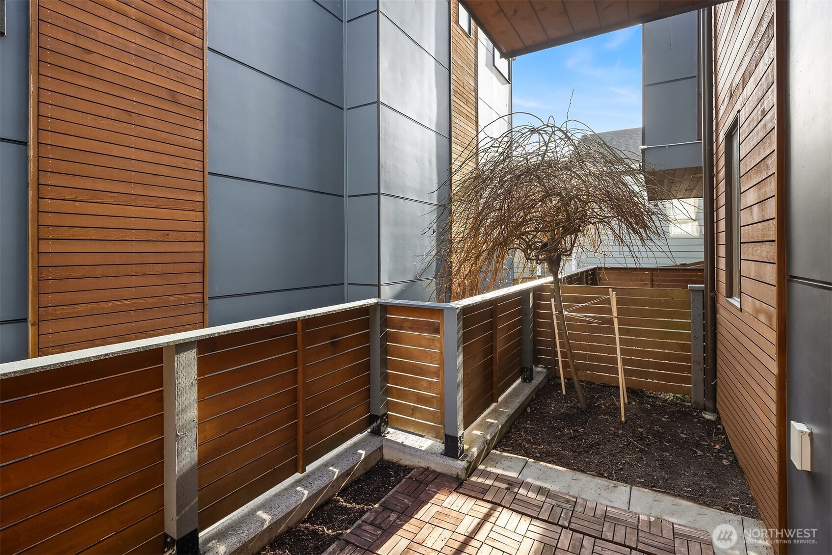 2635 22nd Avenue West, Unit B Seattle, WA 98199 - Photo 28 of 29