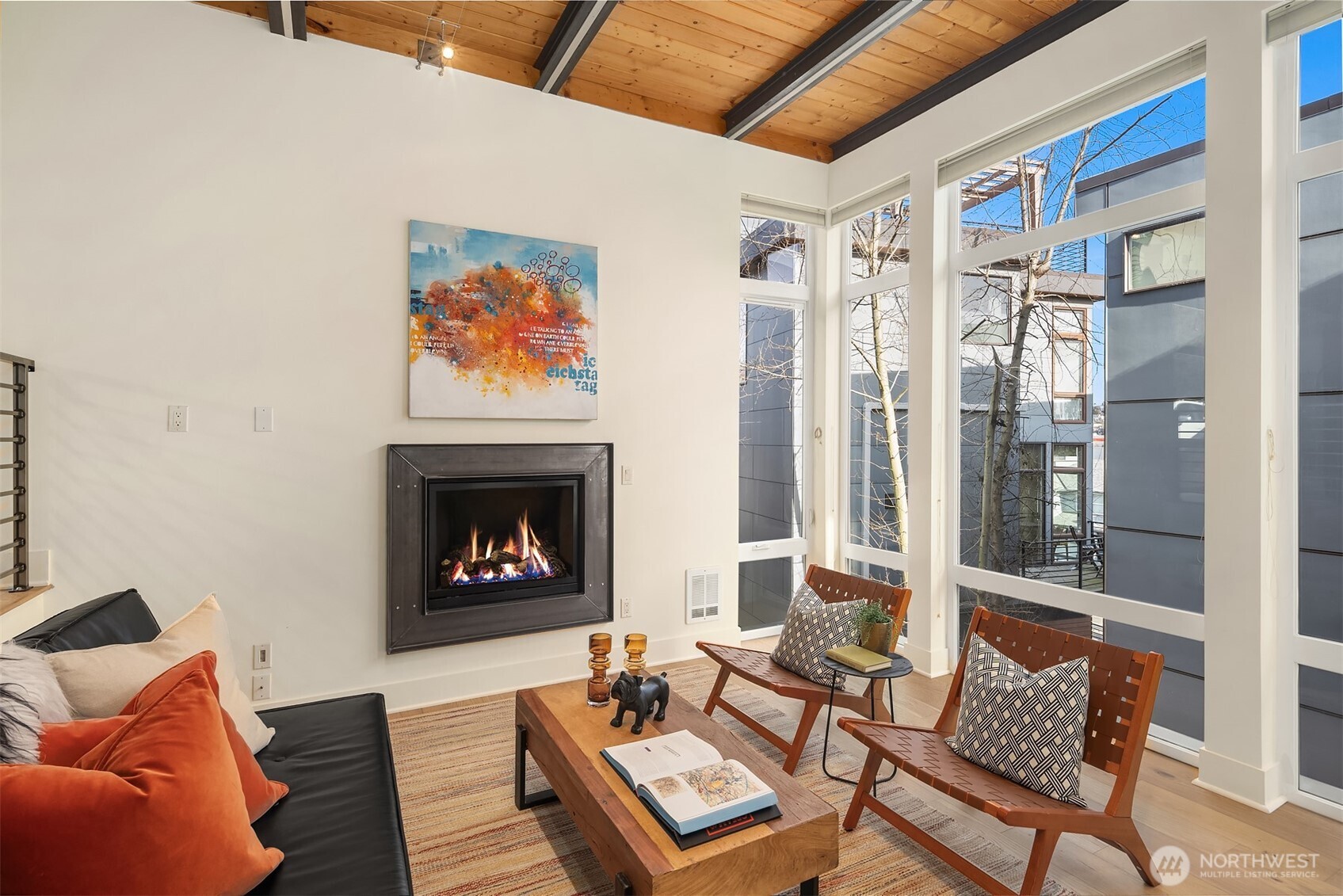 2635 22nd Avenue West, Unit B Seattle, WA 98199 - Photo 3 of 29