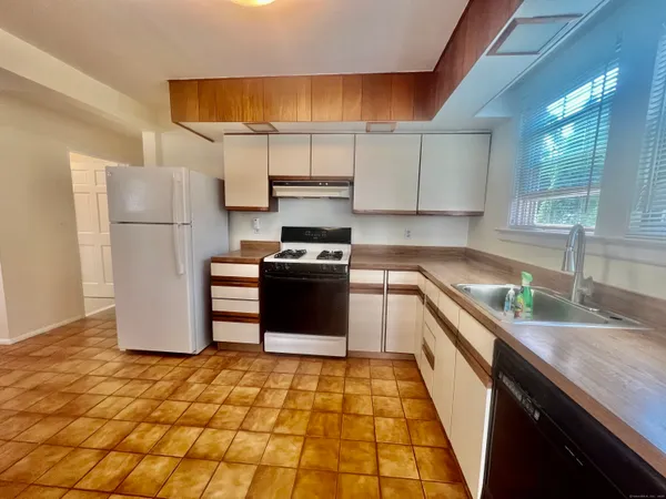 $3,750 | 80 Josephine Evaristo Avenue, Greenwich, CT 06830