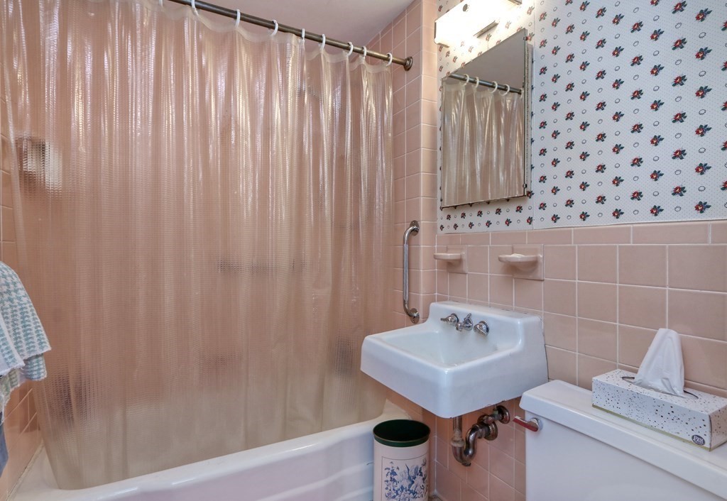 90 Cherry Brook Road Weston, MA 02493 - Photo 17 of 31