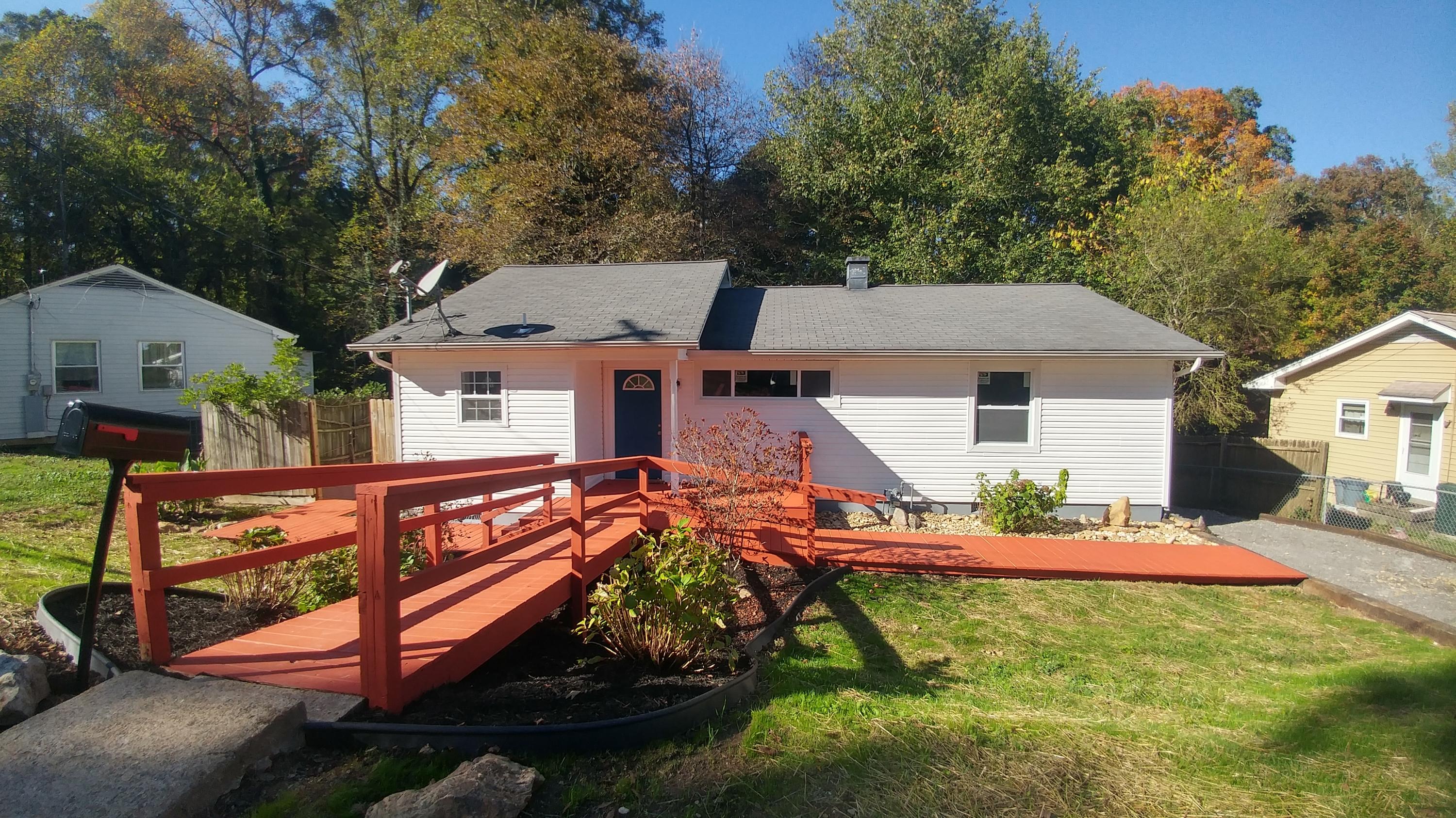 110 Andover Circle Oak Ridge, TN 37830 - Photo 2 of 17 1014201558a_HDR