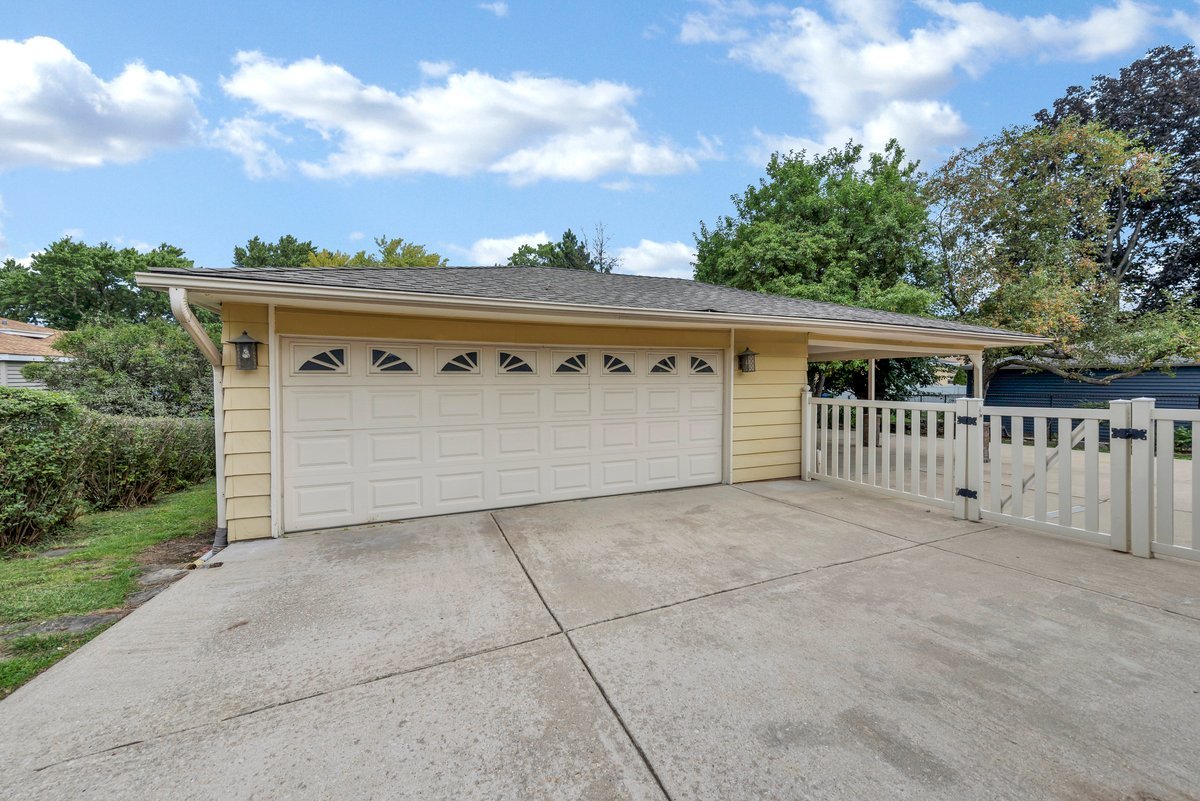 1734 West Rampart Road Addison, IL 60101 - Photo 3 of 20 Gallery Image 3