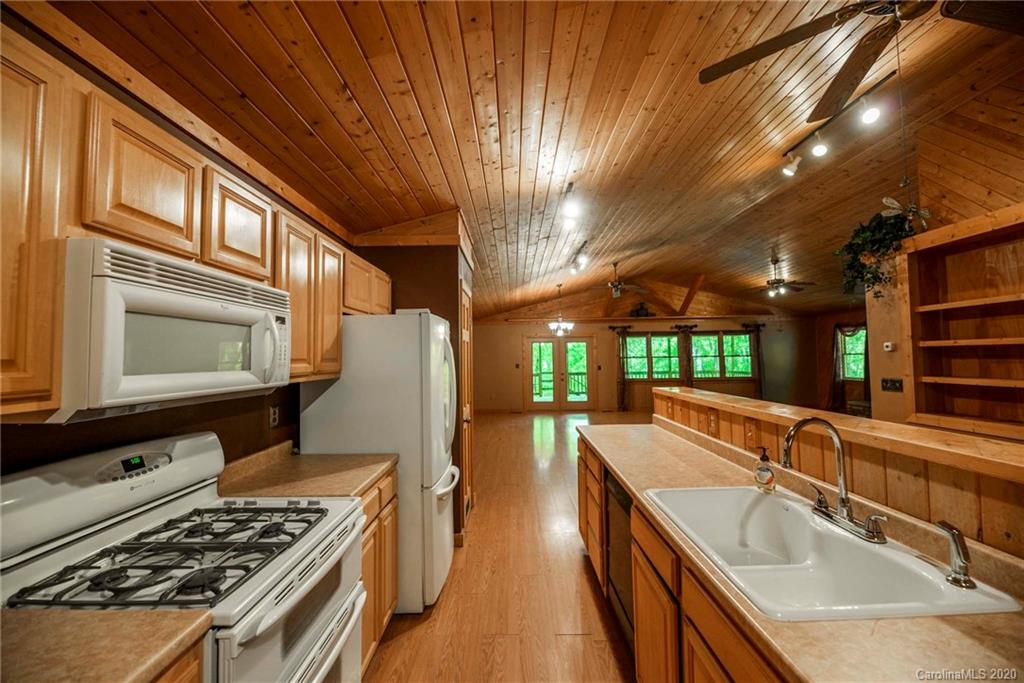 563 Line Runner Ridge Road Rosman, NC 28772 - Photo 15 of 35 Gallery Image 15