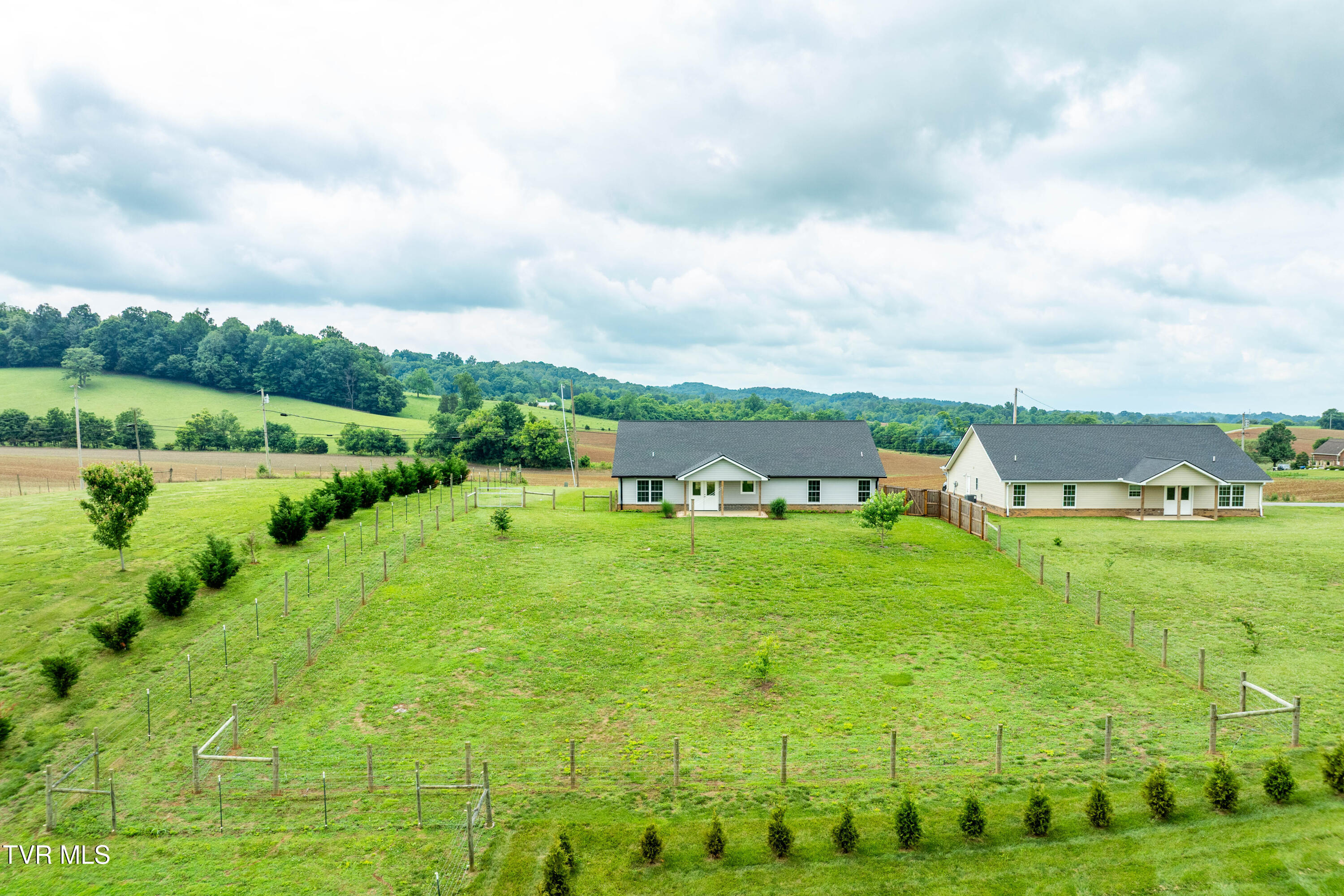 595 Pleasant Valley Road Jonesborough, TN 37659 - Photo 11 of 55 595 Pleasant Valley Road (18 of 72)